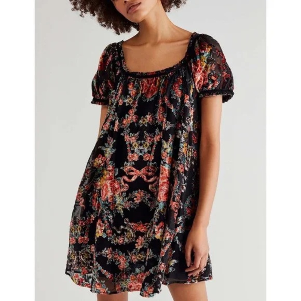 NWOT Free People size medium velvet dress black floral